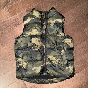 Old Navy Kids Camouflage Puffer Vest